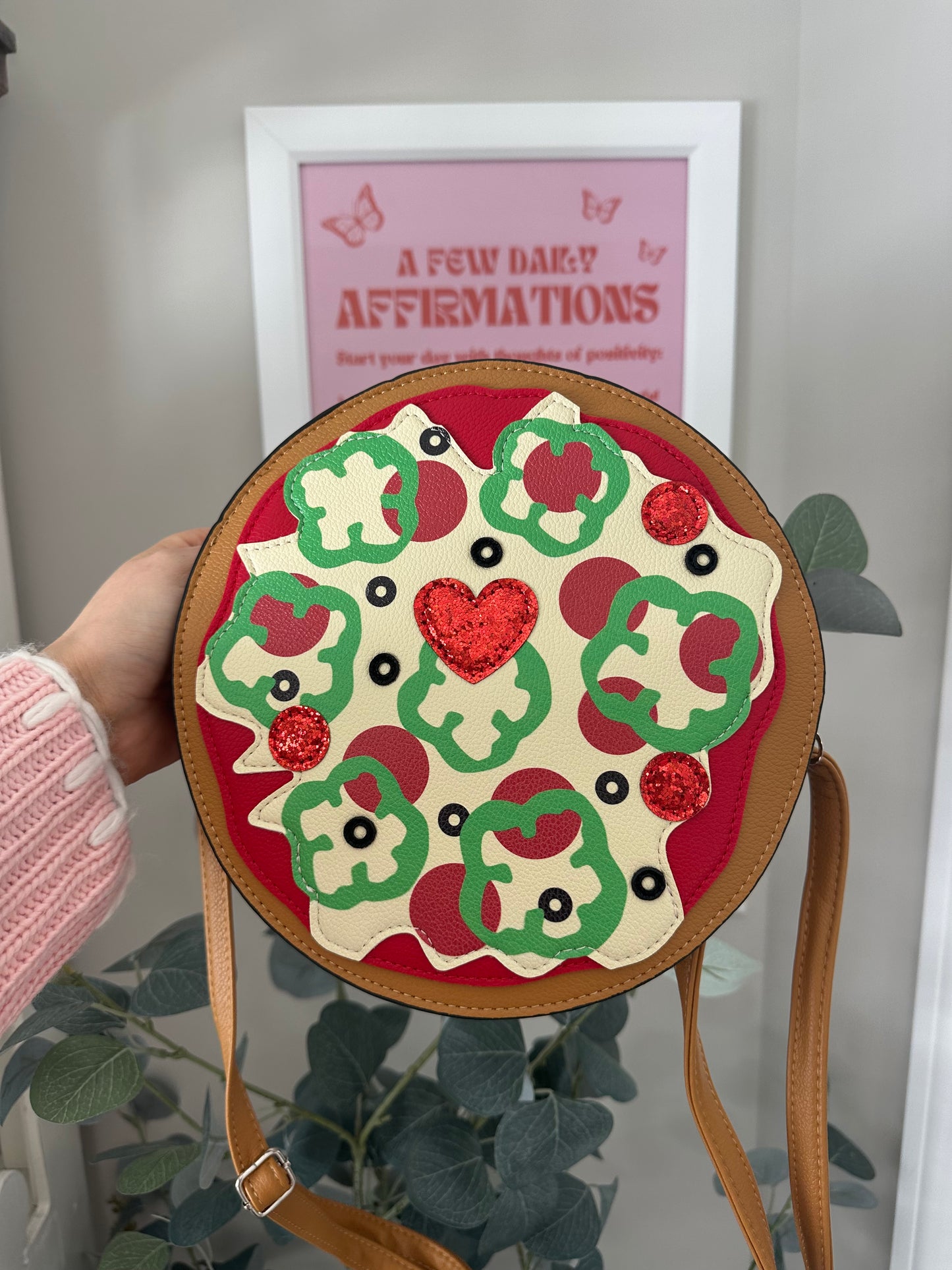 Personal Pizza Purse